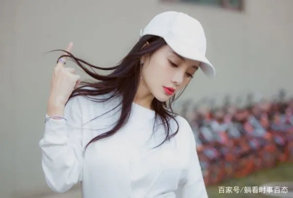 贾乃亮晒合照祝甜馨生日快乐,李小璐对此有何回应?