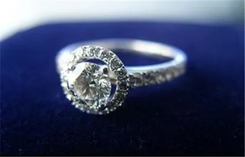 结婚三周年送什么礼物比较好 结婚三周年是什么婚呢