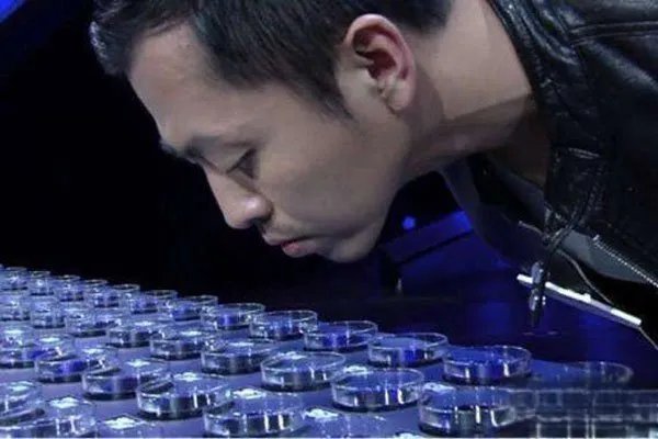 王昱珩余奕沛比赛是哪一期,谁赢了 很气愤毅然退赛