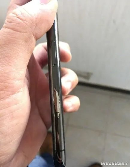iPhone X出现掉漆现象 试用时间还不足半个月