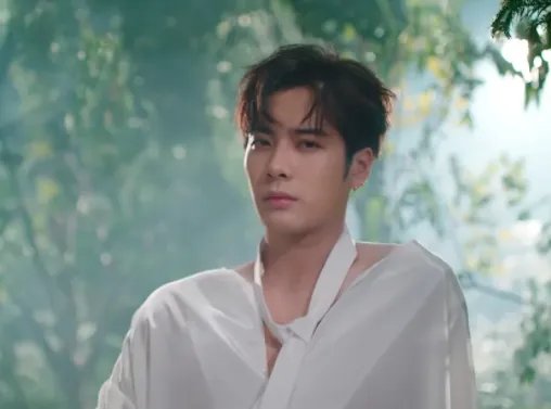 王嘉尔正式加入世界顶级舞团Kinjaz!你如何评价他的舞蹈功底?