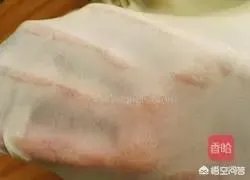 外面有一层薄皮、里面有夹心，然后两边还有肉松的一种面包，是什么面包呢？怎么做比较好吃，特别想吃？