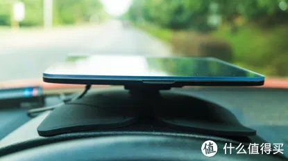 车载后装HUD 篇一:像开战斗机一样去开车—百路达HUD开箱及简评