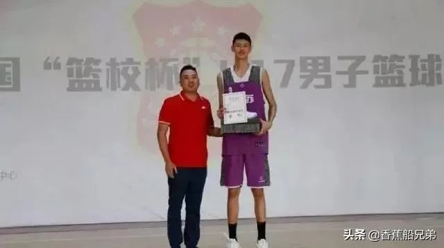 李楠、王治郅、巩晓彬的儿子都入选了国青男篮，巴特尔的儿子呢？