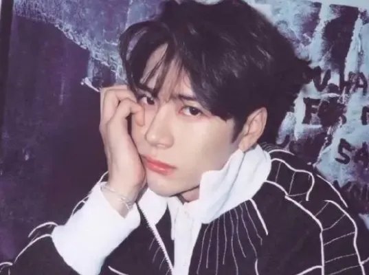 王嘉尔正式加入世界顶级舞团Kinjaz!你如何评价他的舞蹈功底?