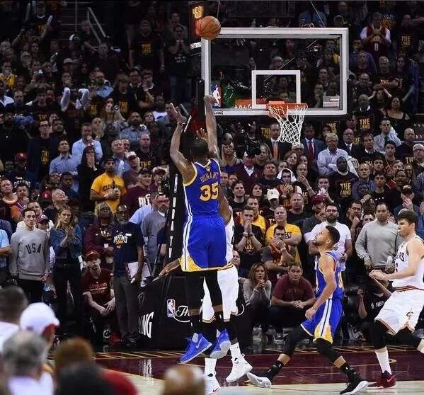 14次技术犯规了，杜兰特被裁判针对吗？还是背后有什么阴谋？