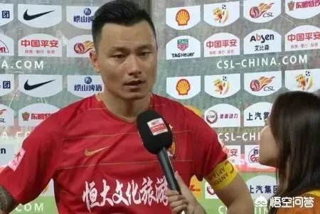 恒大4-5输给上港，有球迷说这是郜林输给武磊，你觉得武磊强于郜林吗？