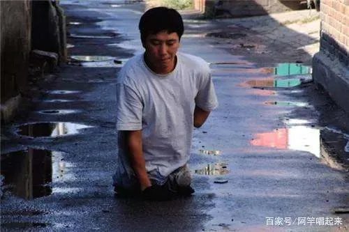 那个捡到不明“铁链”，丢掉双腿左臂被折磨20年的宋学文，怎样了？