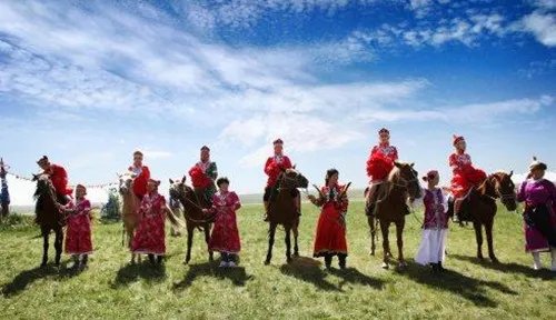 草原婚礼策划方案 独具特色的6大草原婚礼流程