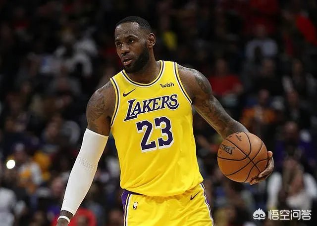 詹姆斯成史上最年轻的33000分先生，你认为詹姆斯得分超科比还需要多少场？