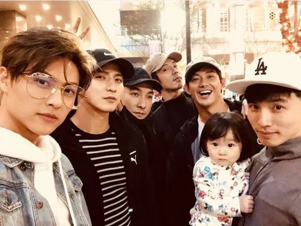 棒棒糖组合解散再合体，这算是众望所归吗？