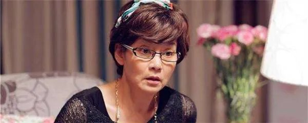 电影末代皇后中婉容的扮演者是谁