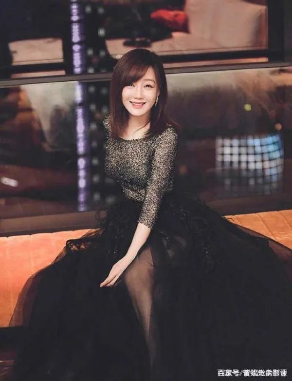 3年前皈依佛门,如今新恋情曝光,她是胡歌唯一承认过的前女友。她是谁?