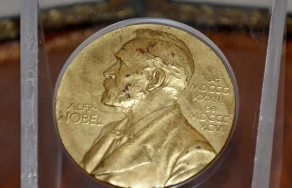 2013年诺贝尔生理学或医学奖的具体贡献及人物简介