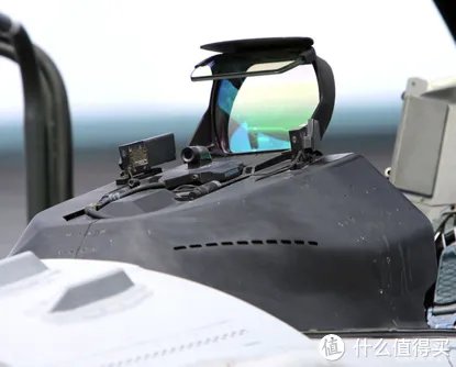 车载后装HUD 篇一:像开战斗机一样去开车—百路达HUD开箱及简评