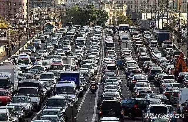 世界上除了火车最长，还有什么车比火车长？