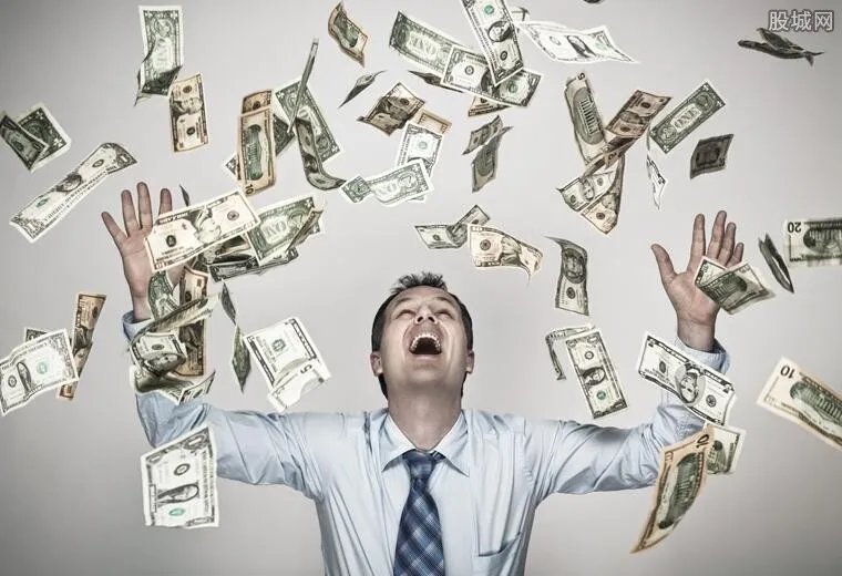 月光族变月欠族 月欠族怎么绝地求生？