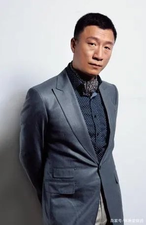 孙红雷：曾因平凡爱上巩俐，如今与真爱生了个女儿！现在他过得怎样？