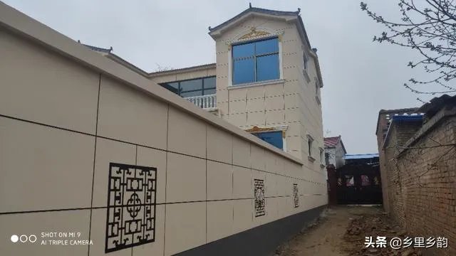 院子外墙用实墙好还是做护栏好？