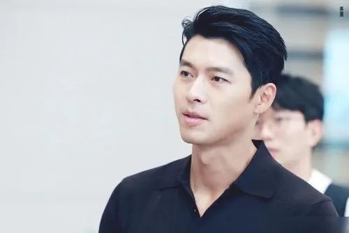 江疏影因玄彬公布恋情事件吃味发文，她作为玄彬的小迷妹有过哪些追星举动？