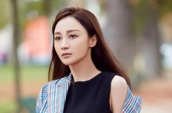 姚笛新婚丈夫背景强大，为何还是没能成功的重回娱乐圈？