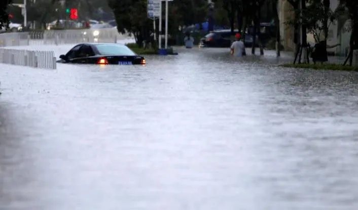 中央气象台连发27天暴雨预警，这一次的降雨量有多罕见？