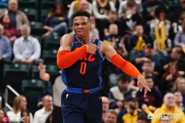 勇士大胜雷霆，比赛中威少吃技犯后，考神汤神在一旁幸灾乐祸的偷笑，你怎么看？