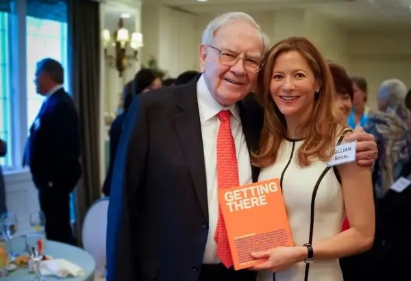 巴菲特卖了比亚迪，狂买西方石油，他此举会把新能源车带“崩”了吗？