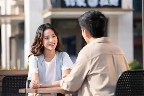 《你好另一半》中清华男相亲鄙视浙传女，你如何看待相亲中的学历鄙视？