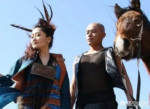 是凤凰传奇带火了广场舞，还是广场舞带火了凤凰传奇？