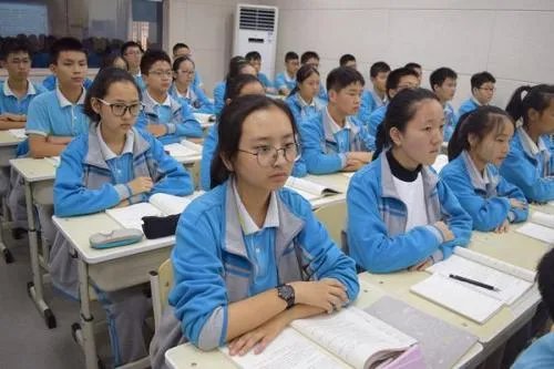 如何看待教师平均工资低于公务员将问责当地?