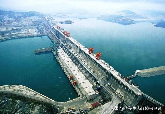 三峡大坝十孔全开放水,难道遇到百年洪水?下游有啥影响?