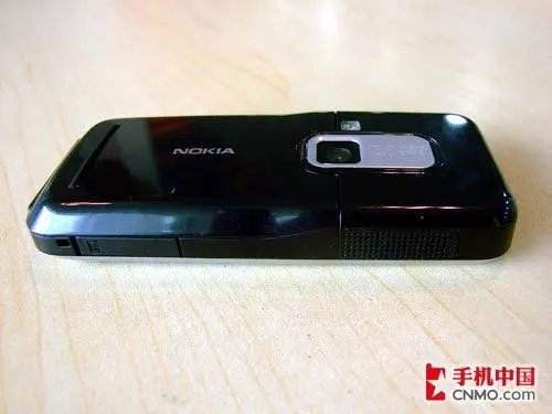 低端机型：诺基亚6120