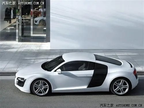 奥迪r8是敞篷的吗？