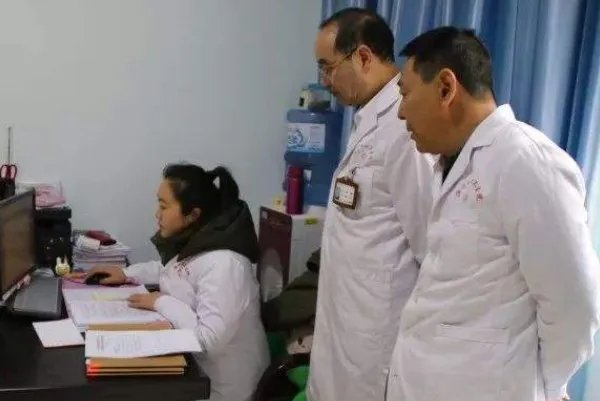 作为一个救死扶伤的机构，为何医院门口车祸无人救治呢？