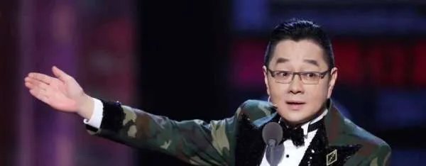 “晕倒门”后大反转，打压女海归未果恼羞成怒，名嘴张绍刚这是怎么了？