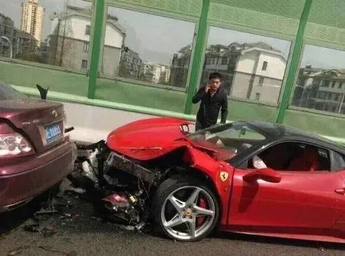 广东法拉利司机追尾骂人被拘,追尾事故会如何划分责任?