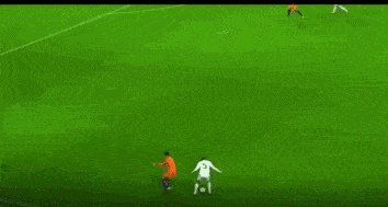 范迪克获得了本赛季英超最佳球员，是不是二十年最好的后卫？