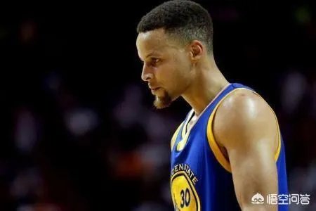 2047-2018赛季库里的出勤率创下新低,你认为库里值得4000万年薪吗?