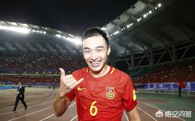 冯潇霆最近状态那么差,但还是进了新一轮的12人大名单,你怎么看?