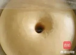 外面有一层薄皮、里面有夹心，然后两边还有肉松的一种面包，是什么面包呢？怎么做比较好吃，特别想吃？