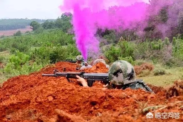 演习时用的空包弹，中弹后为什么会冒烟？