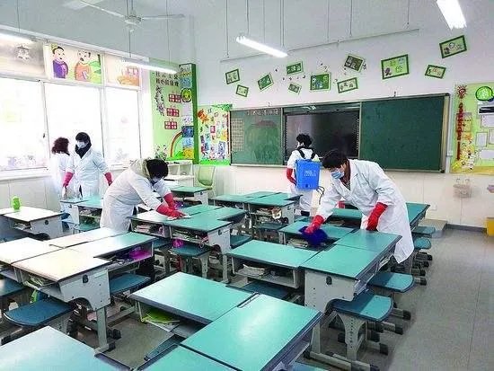 现在学校马上要复课,我们需要给孩子准备写什么?担忧中?