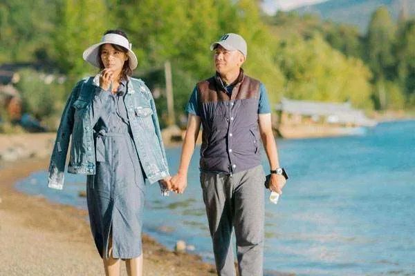 刘涛晒给王珂剃头照辟谣，为什么说刘涛夫妇是患难与共的夫妻？