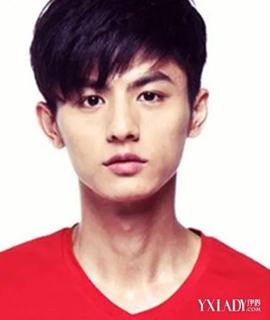 刘畅老婆吴子佳　极具英伦青涩的少年气息