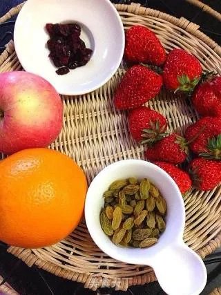 简易草莓沙拉