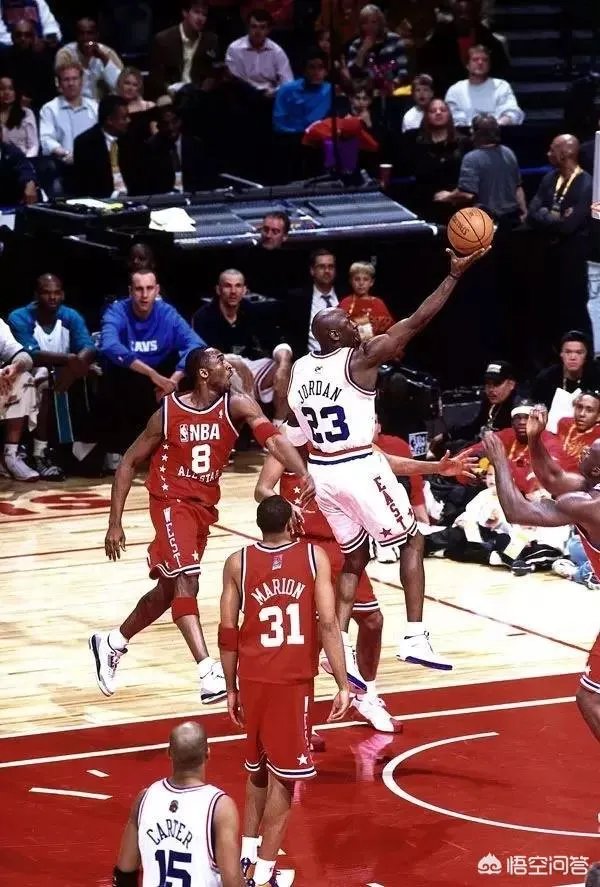 乔丹的全明星告别赛上,科比罚球时为什么全场观众狂嘘科比?