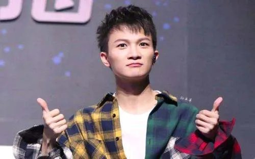 周深是男是女，他是女的吗