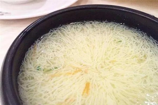 外国人最痛恨的3种中国菜，是何原因让他们如此不喜欢？