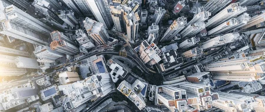 一边大佬建议尽快放开三胎，一边房价进入“万”元时代，你咋看？